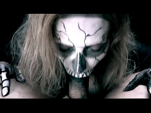 ❤️ Demonska djevojka siše kurac svojim crnim ustima i guta spermu. ❤ Porno vk na bs.marketapp.top ❌️❤